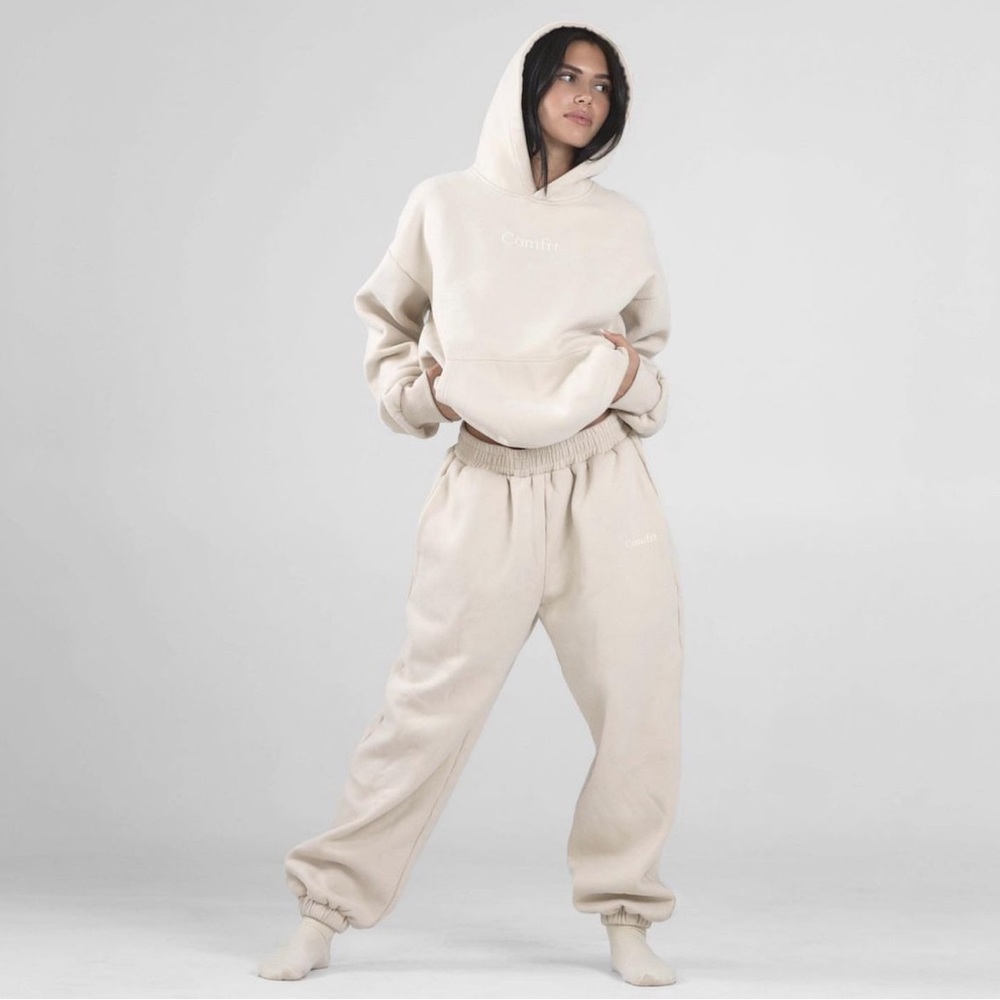 VIRAL Comfrt Clothing Cream Hoodie + Sweatpants